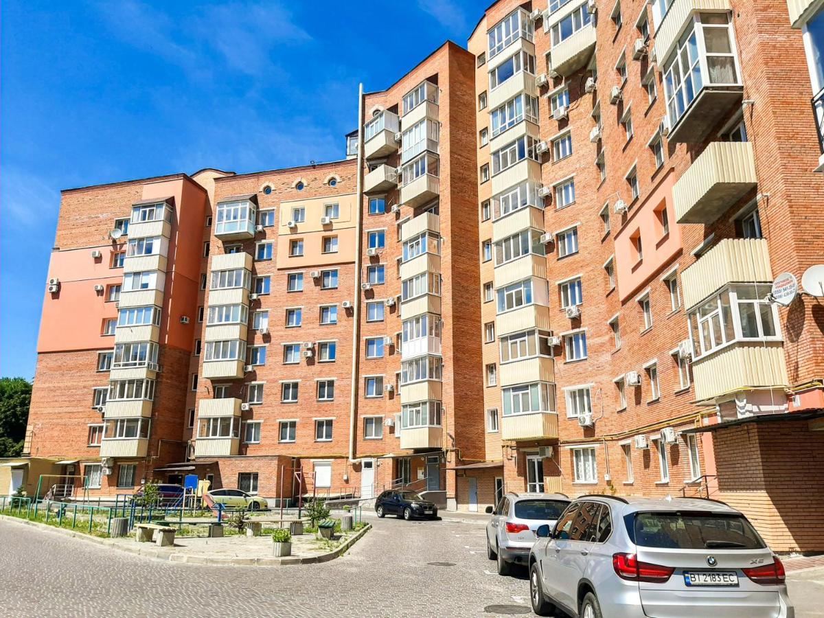 НОВЫЙ дом, в самом ЦЕНТРЕ, свежий ремонт Полтава Экстерьер фото