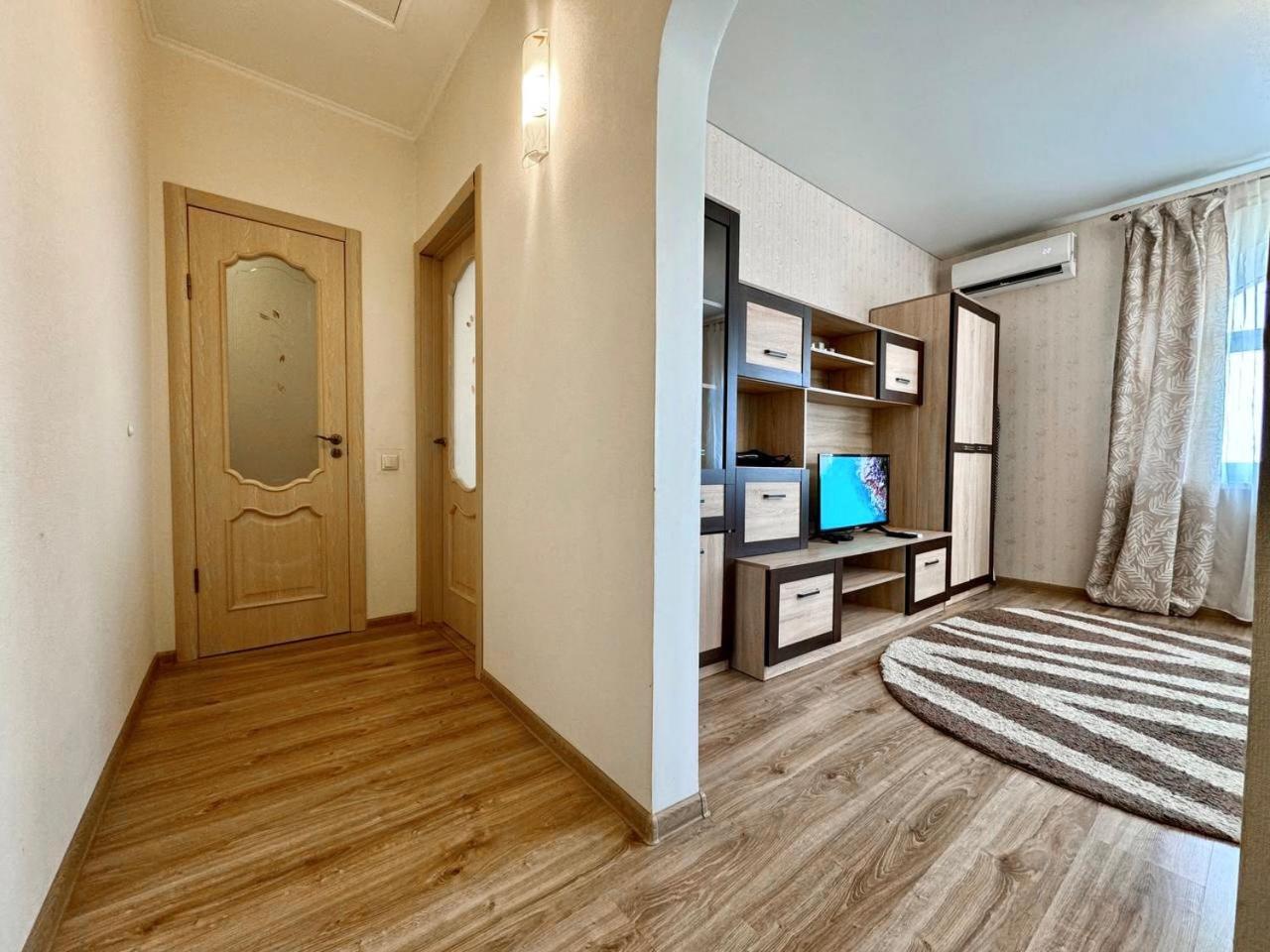 НОВЫЙ дом, в самом ЦЕНТРЕ, свежий ремонт Полтава Экстерьер фото